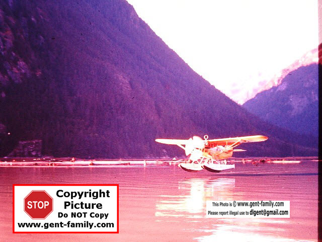 float_plane_landing_kemano.jpg