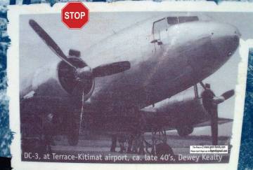 101_1941_dc3_late_40s_terrace_airport.jpg