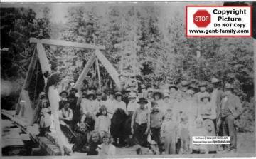 gold_creek_picnic_1919_new_bridge.jpg
