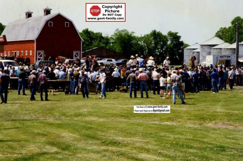 roy_backman_farm_auction.jpg