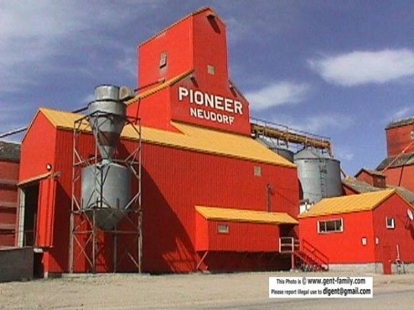 NEUDORF ELEVATORS, JULY 2000, DIRECTLY ACROSS IS THE NEUDORF HOTEL AT 503 RAILWAY AVE